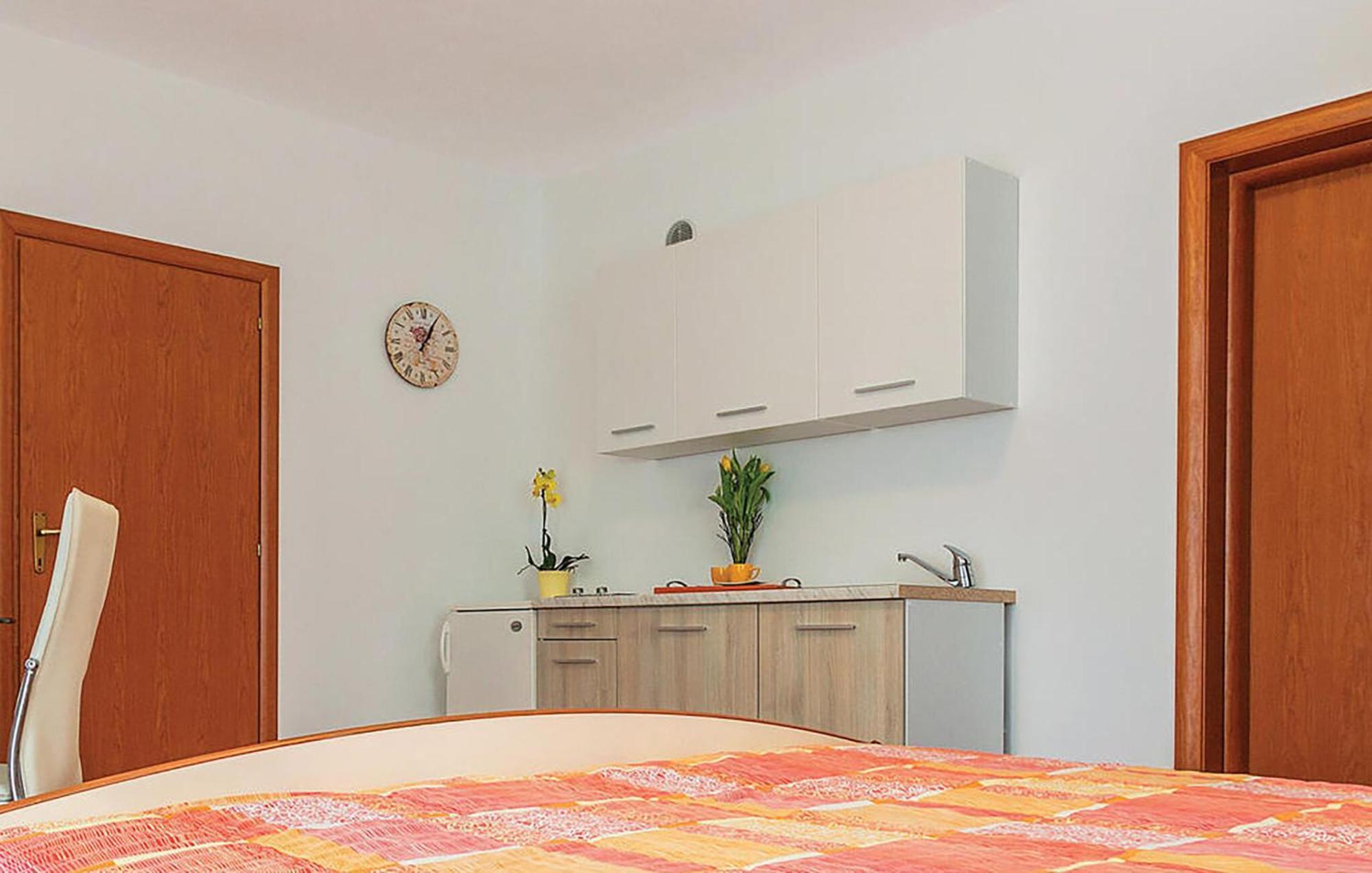 Gorgeous Apartment In Fazana With Wifi Luaran gambar